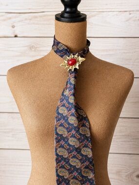 Paisley Tie & Removable 1928 Brooch | Unisex Wearable Art